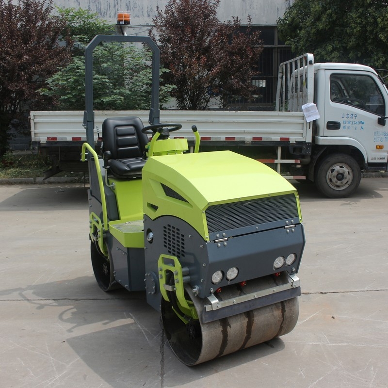 振動(dòng)異常的小型壓路機(jī)，大概率是振動(dòng)軸承出現(xiàn)了問題